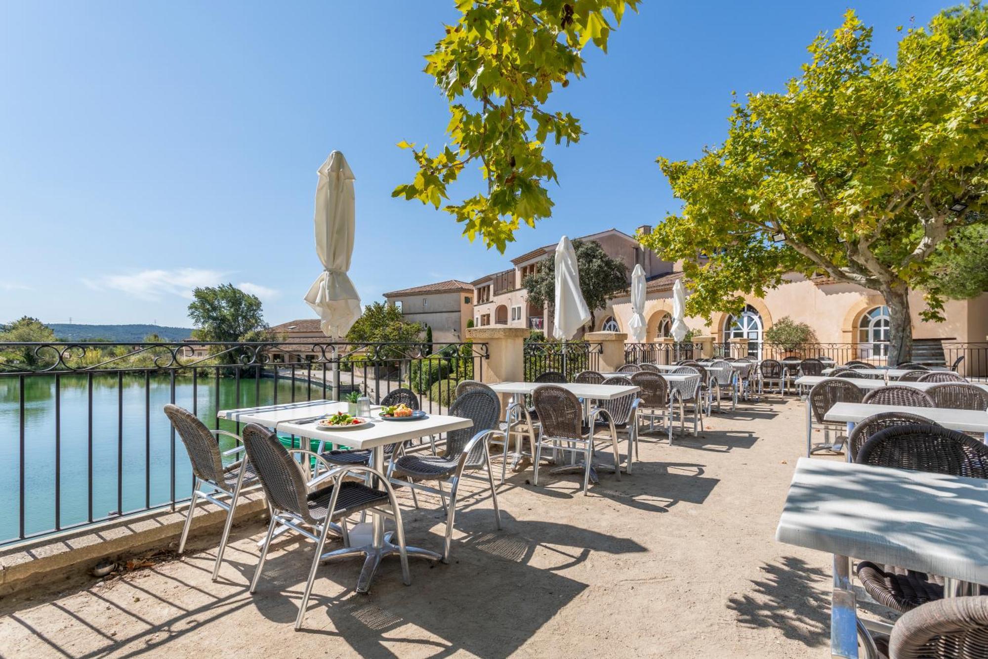 Village Pierre & Vacances Pont Royal En Provence Mallemort Exterior foto
